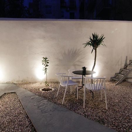 Patio Apartment Near Metro & Acropolis Atina Dış mekan fotoğraf