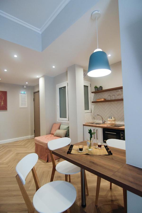 Patio Apartment Near Metro & Acropolis Atina Dış mekan fotoğraf